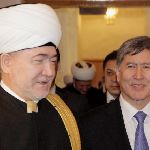 Муфтий шейх Равиль Гайнутдин и президент Кыргызстана Алмазбек Атамбаев