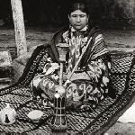 Имя этой женщины неизвестно, но она, очевидно, не бедный человек. Бухара была культурной столицей всего региона. Фото www.rhodos.com