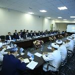 �������