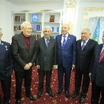 �������